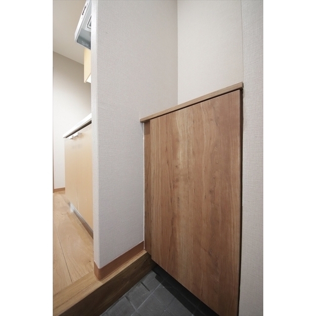 サリス万世町A棟0101号室 内観