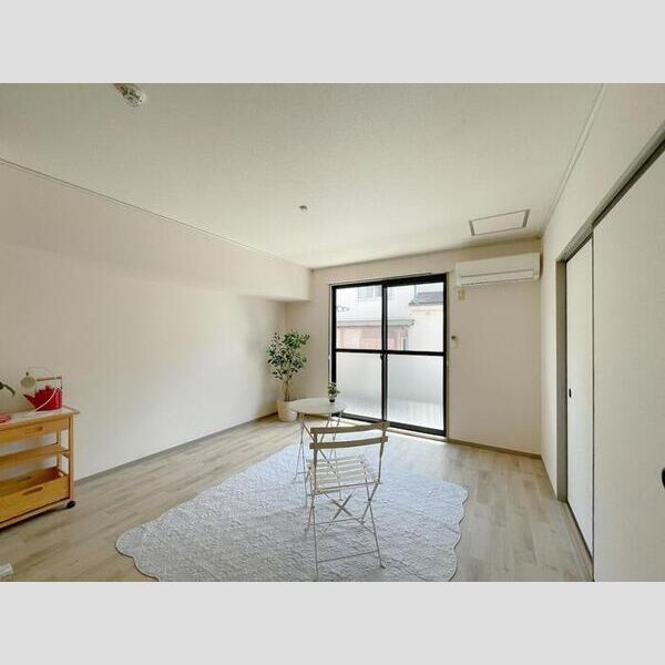 アベニール21 LDK11.5帖　※家具等は含まれていません