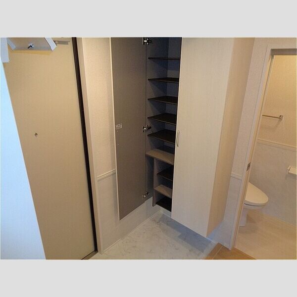 フランボワーズ中島105号室 シューズBOX