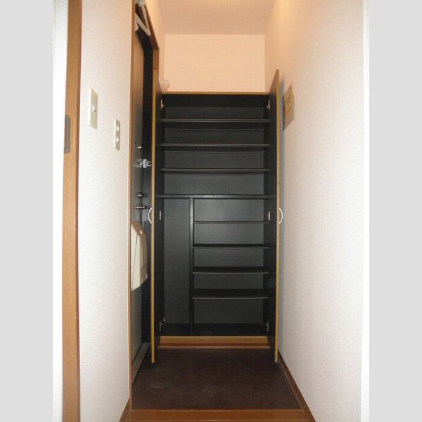 クレスト　ⅠⅡ 玄関