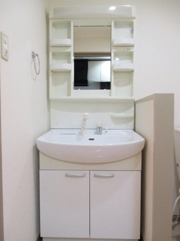 パインリッチ湘南0205号室 洗面