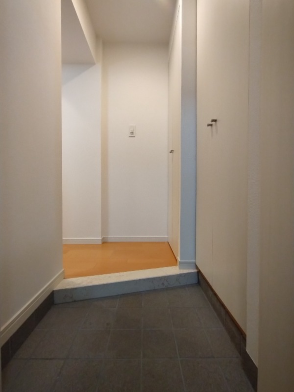 クレイシア旗の台 玄関