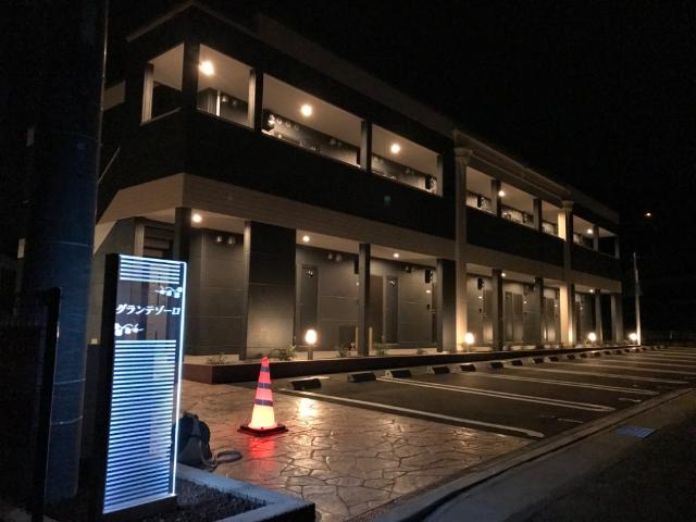 グランテゾーロ 外観写真（夜）