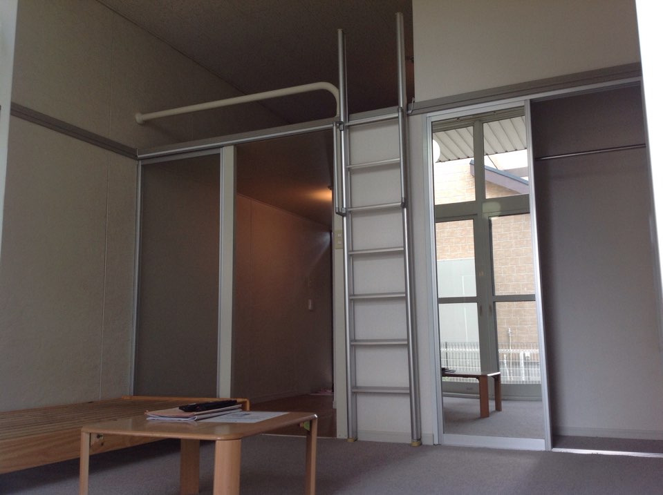 レオパレスメイプルⅢ リビング