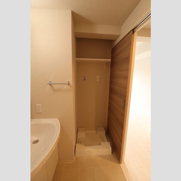 CENTRAL　COURT302号室 室内洗濯機置き場