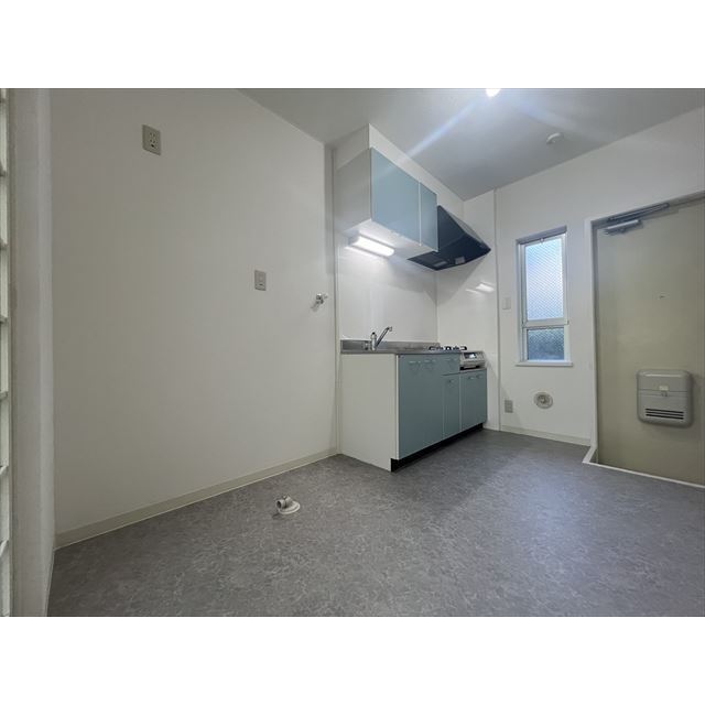 グリーンヒルズ105号室 キッチン前は広々してます