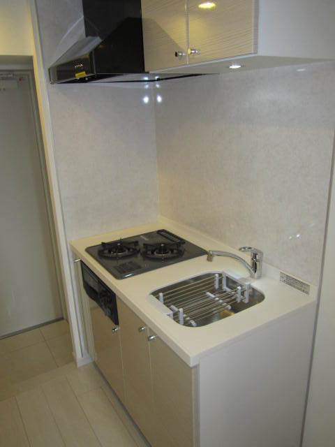 グランド・ガーラ横濱元町4階 コンパクトなキッチンで掃除もラクラク