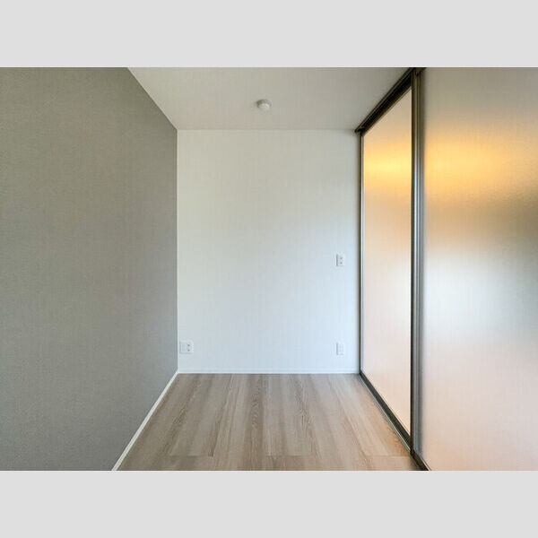 セレスティア白鳥204号室 洋室