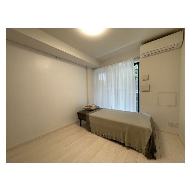 PASEO中目黒 ベッドルーム　モデルルーム（家具・小物等