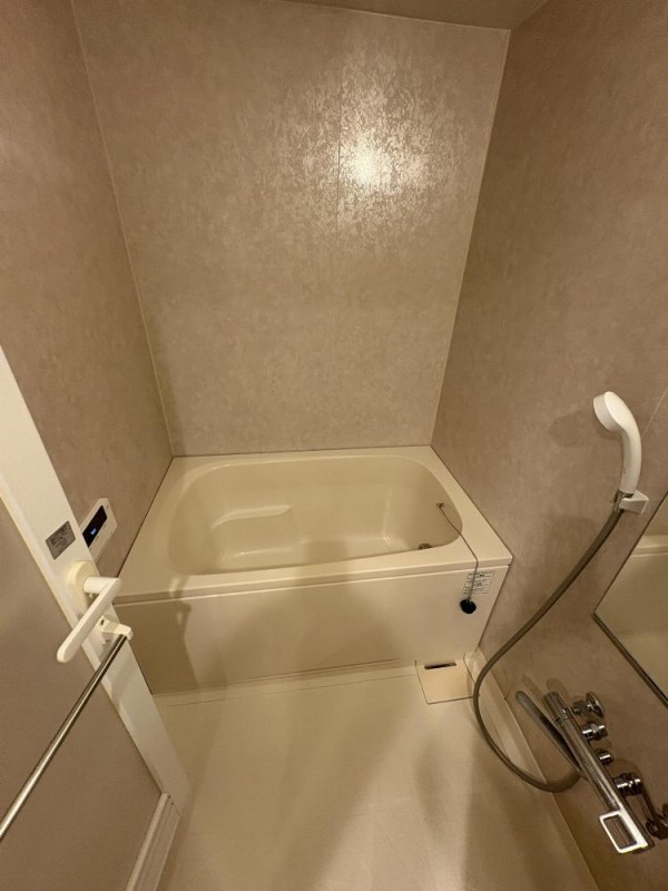 アウラ１０(E-058)3階 バス