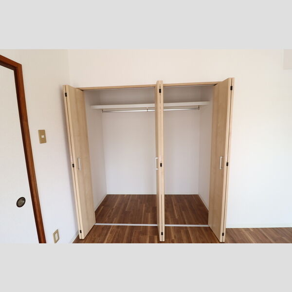 オーシャンビュー弐番館105号室 同建物別部屋の参考画像