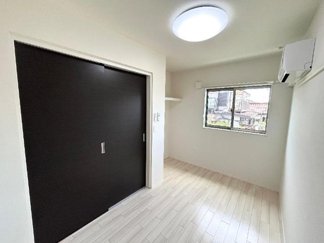 ルナフォーリア203号室 洋室