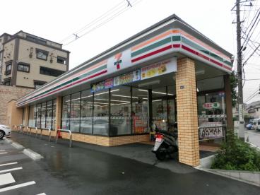 パレス井土ヶ谷 【コンビニエンスストア】セブンイレブン 横浜永田東2丁目店まで485ｍ