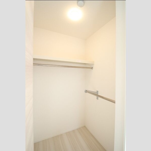 アナシエ鹿浜 南側洋室クローゼット