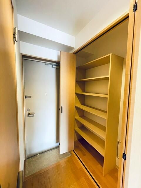 ヨコハマＫＹＴビルディング304号室 同建物別部屋の参考画像