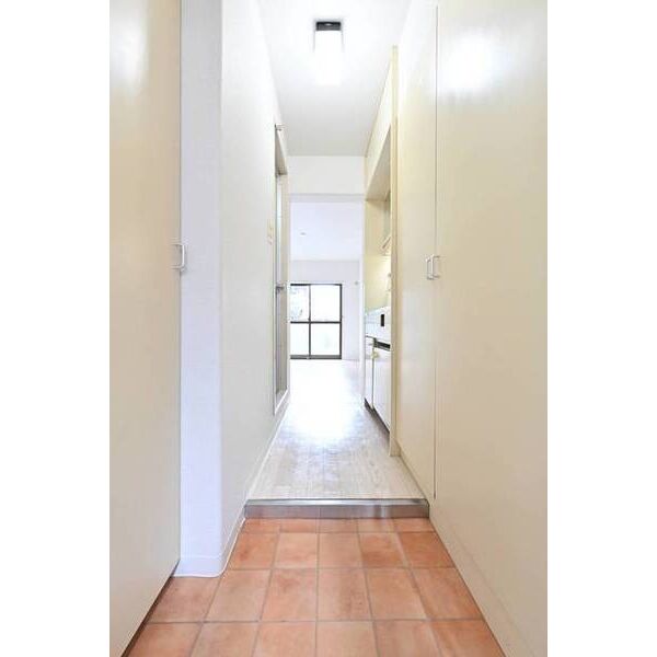 メゾン・ド・ノブレッス 玄関