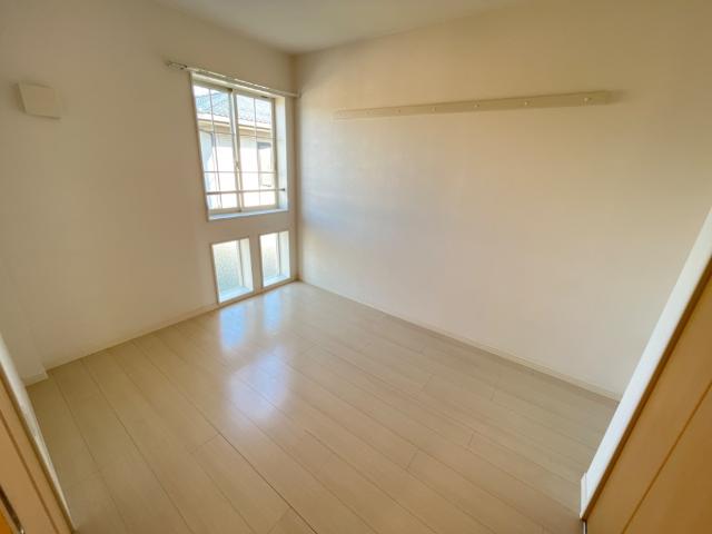 Ｍａｊｅｓｔｉｃ　ｇａｒｄｅｎ 洋室