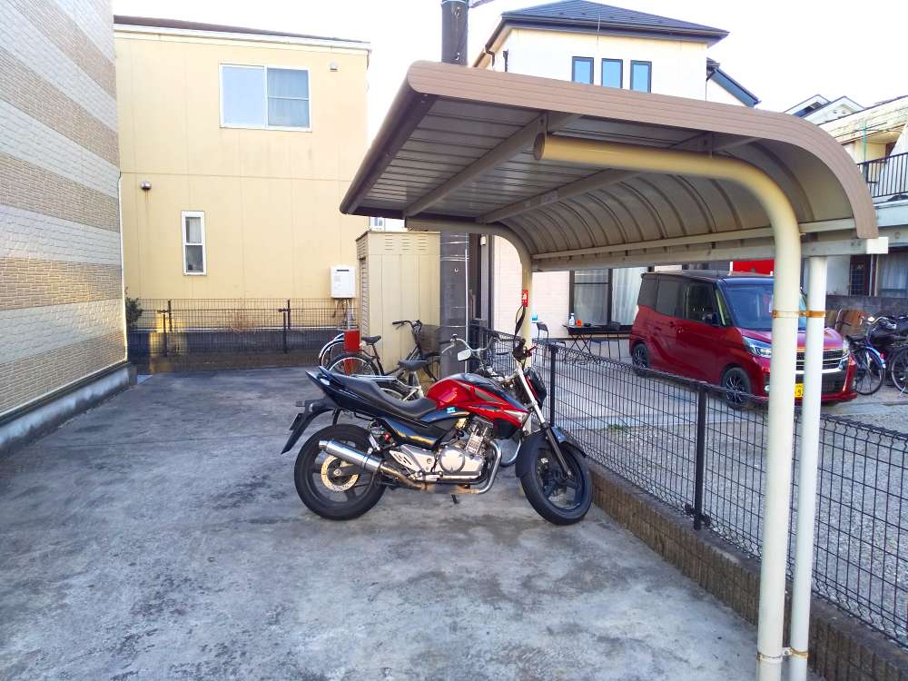 レオパレスサンライズ上沢108号室 駐輪場
