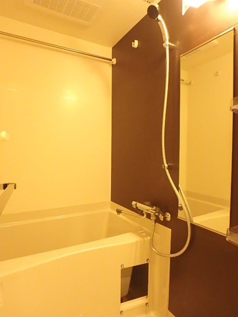 ガーラ新横浜グランドステージ10階 日々の暮らしに欠かせないお風呂です