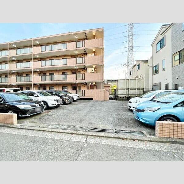 カサベルデU401号室 駐車場