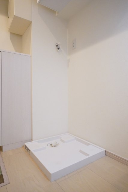 マーベラス鶯谷1階 室内洗濯機置場