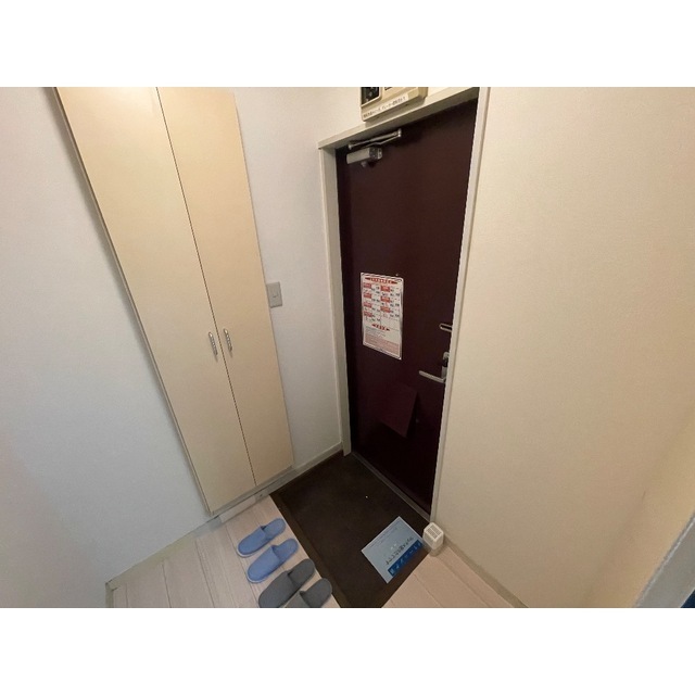 レオパレスアムール 玄関