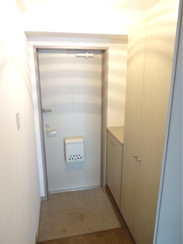 MACコート金沢文庫4階 玄関　シューズボックスあります