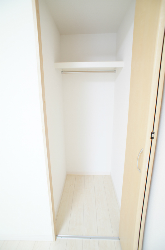 リブリ・サンライズ和1階 収納