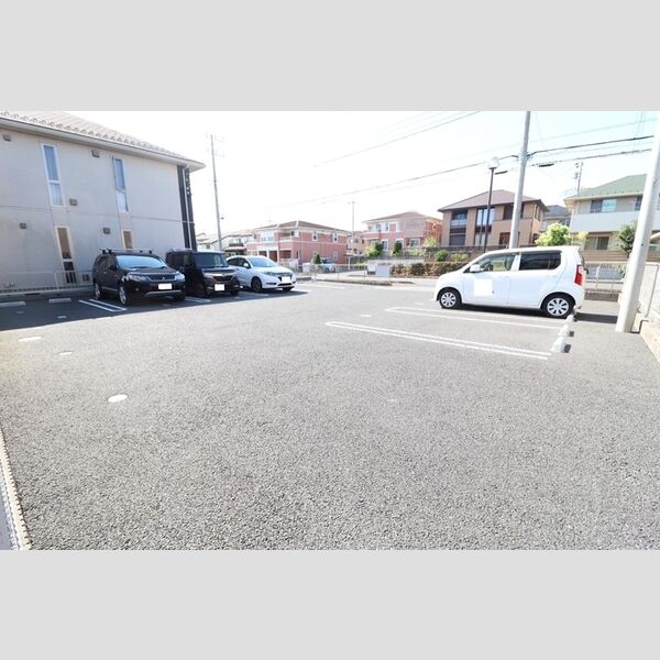 ラプランタン　B 駐車場