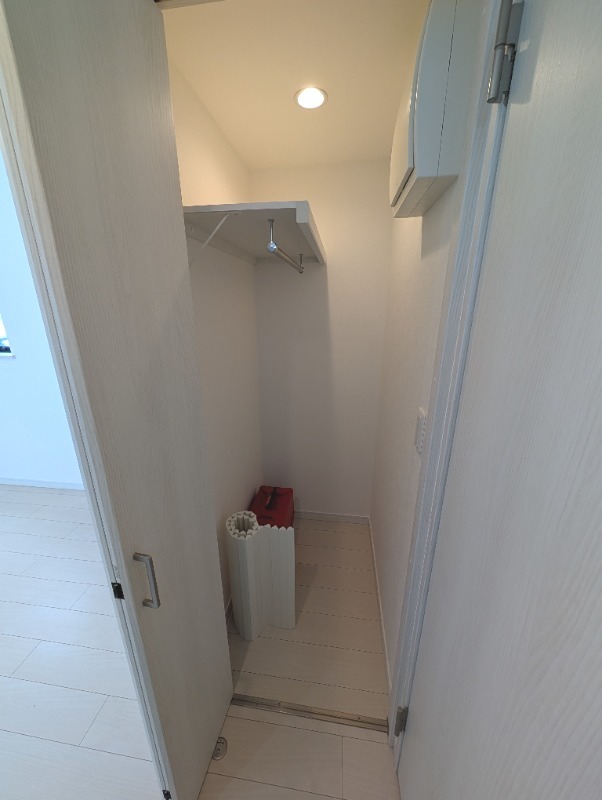 CREAL王子North5階 収納