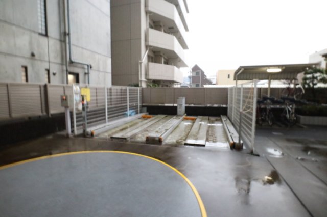 プライムアーバン四谷外苑東1201号室 駐車場