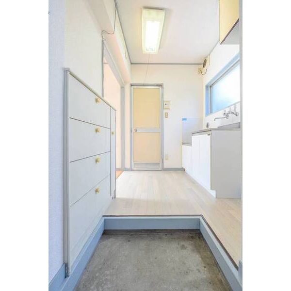 ホワイトハウスⅡ0105号室 玄関