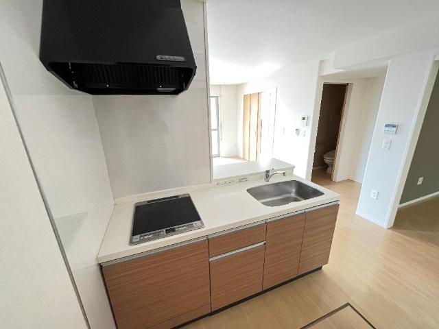 ユニヴァリィ　コンフォート00102号室 キッチン