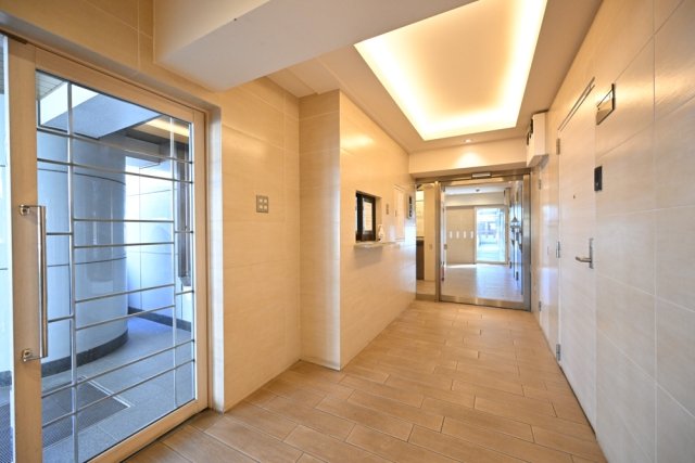 ワコーレ八幡山3階 エントランス