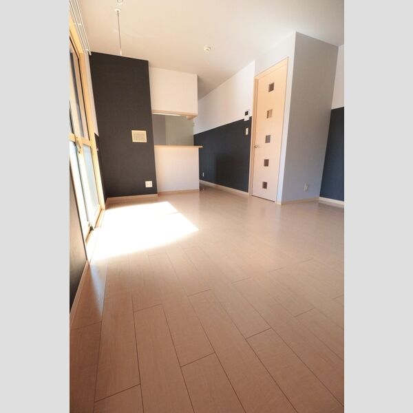 アーボリュウム 深大寺 12.75帖のリビング(キッチン向き)