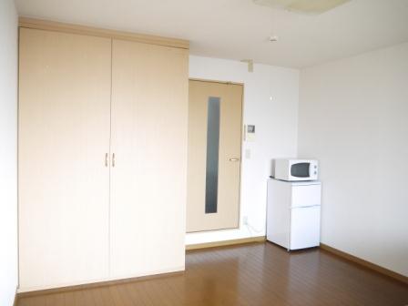 レオパレスＵＺＡＷＡ リビング