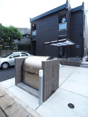 リブリ・日野神明2階 エントランス