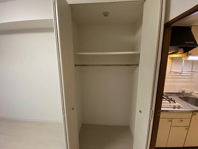 プラティーク馬事公苑(E-180)3階 収納