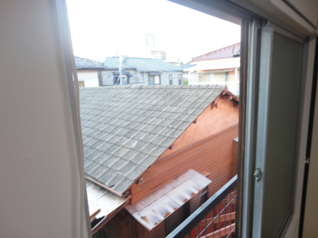 ポルカーレⅡ2階 目の前に高い建物がないので圧迫感がありません