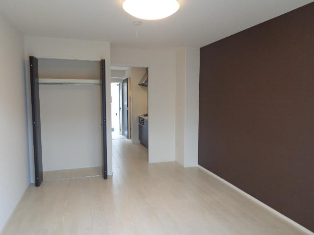 サン　アベニュー 洋室