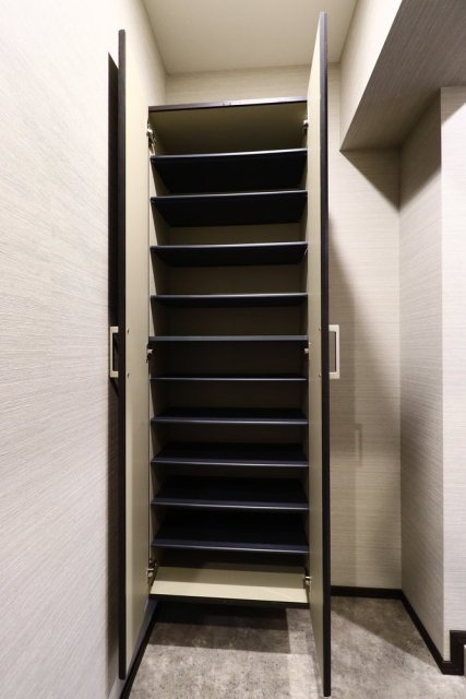 フルセイル品川5階 靴入