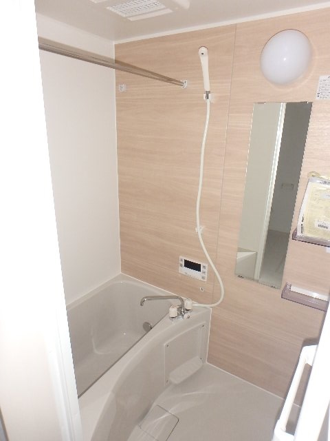 Ｅａｓｔ　Ｏｎｅ0107号室 お風呂です