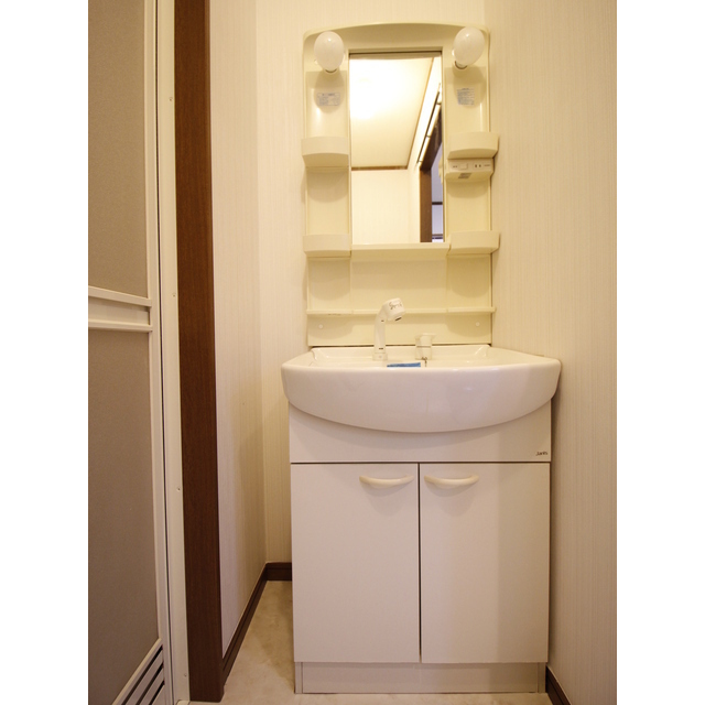 アムール ハルディーン ディ パライソ 内観