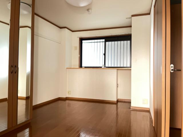 アローウェルス 洋室