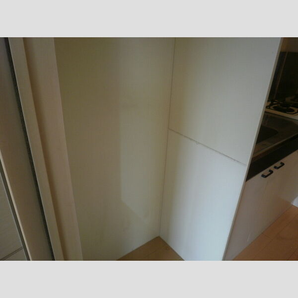 プランドール201号室 冷蔵庫置場です