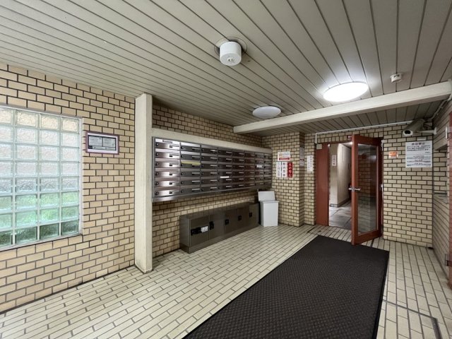 ハイタウン自由が丘4階 エントランス