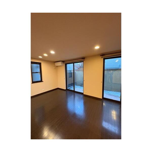 世田谷区東玉川1丁目貸家 リビング