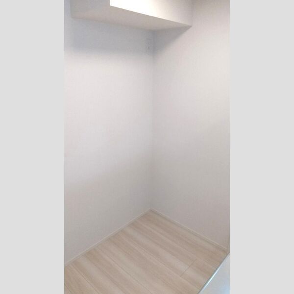 ハイクレア篠崎301号室 冷蔵庫置場