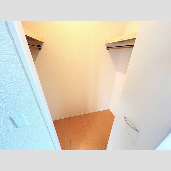 カルチェラタン201号室 クローゼット