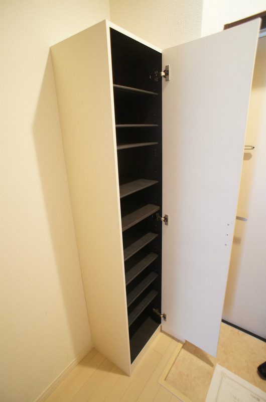 リブリ・西谷1階 玄関